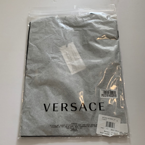 Versace Tee Shirt - Picture 3 of 3